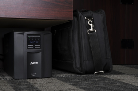 APC ИБП Smart-UPS 1000VA/700W, LCD, USB, SmartConnect, 8xC13 - фото 3