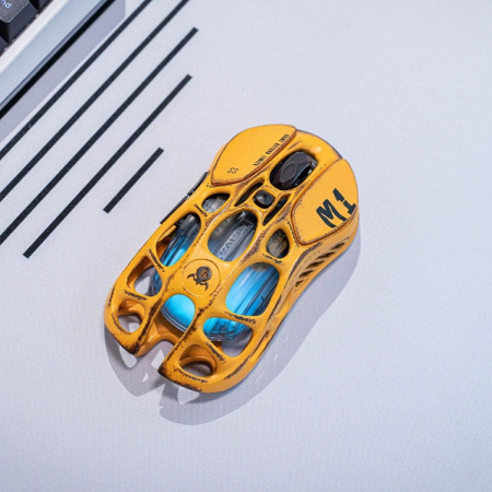 Миша GravaStar Mercury M1 Pro, magnesium alloy body, BT/WL/USB-A, RGB, Battle-Worn Yellow - фото 5